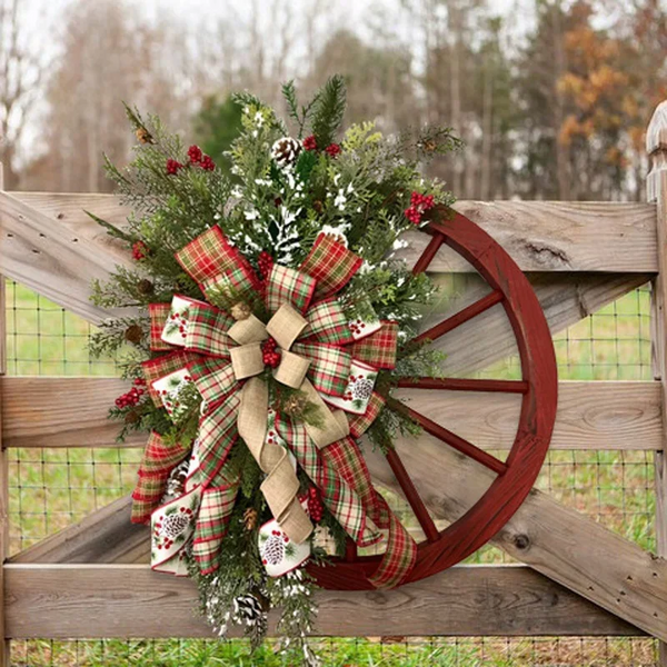 Lionory™ Wooden Wagon Wheel Wreath